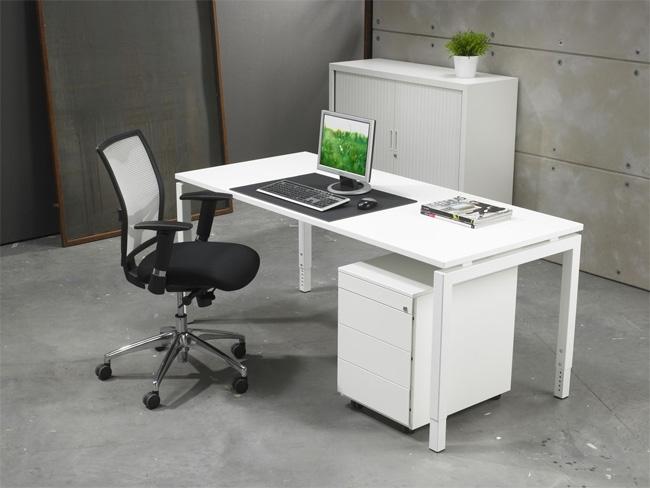 Bureau Q-Bic | Hoogte Verstelbaar | 62 - 85 cm | Leverbaar in Diverse Kleuren en Afmetingen
