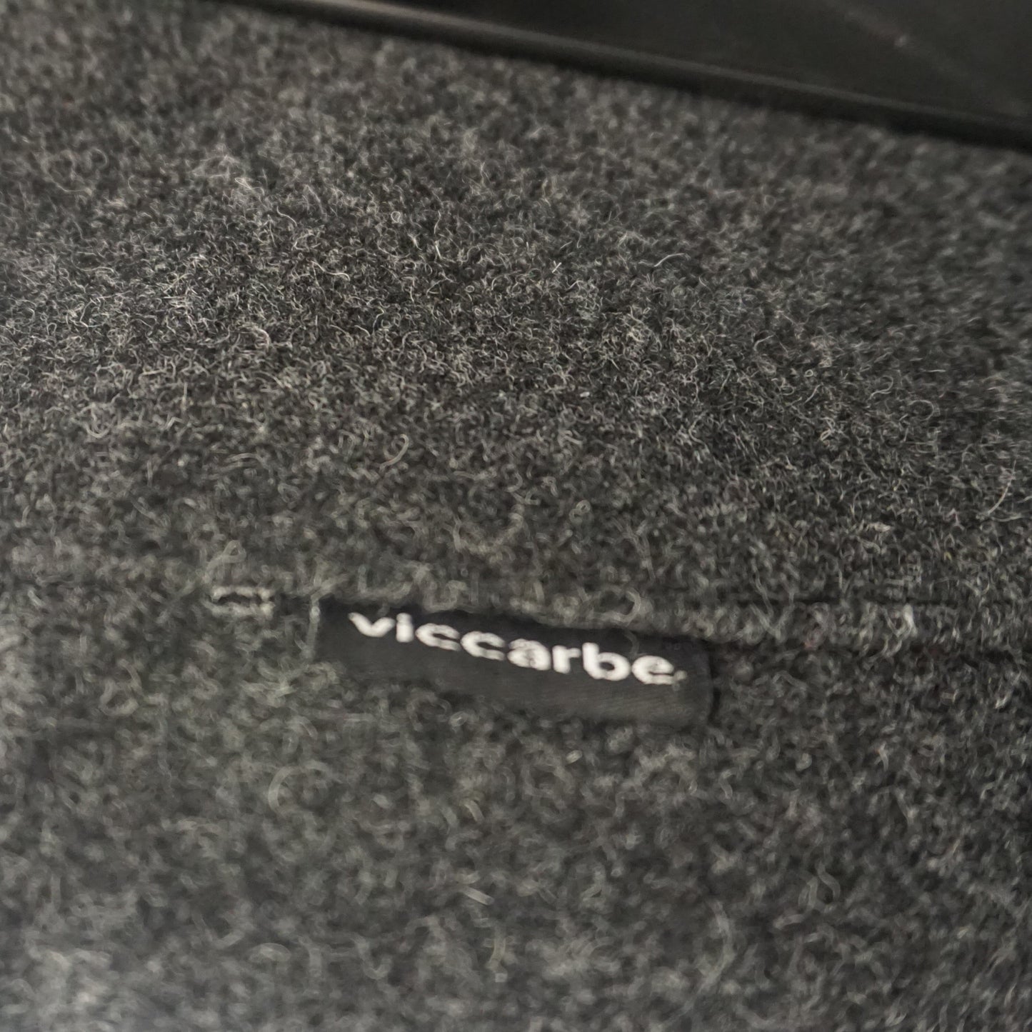 Viccarbe Maarten Soft Upholstery Design Stoel | Donkergrijs