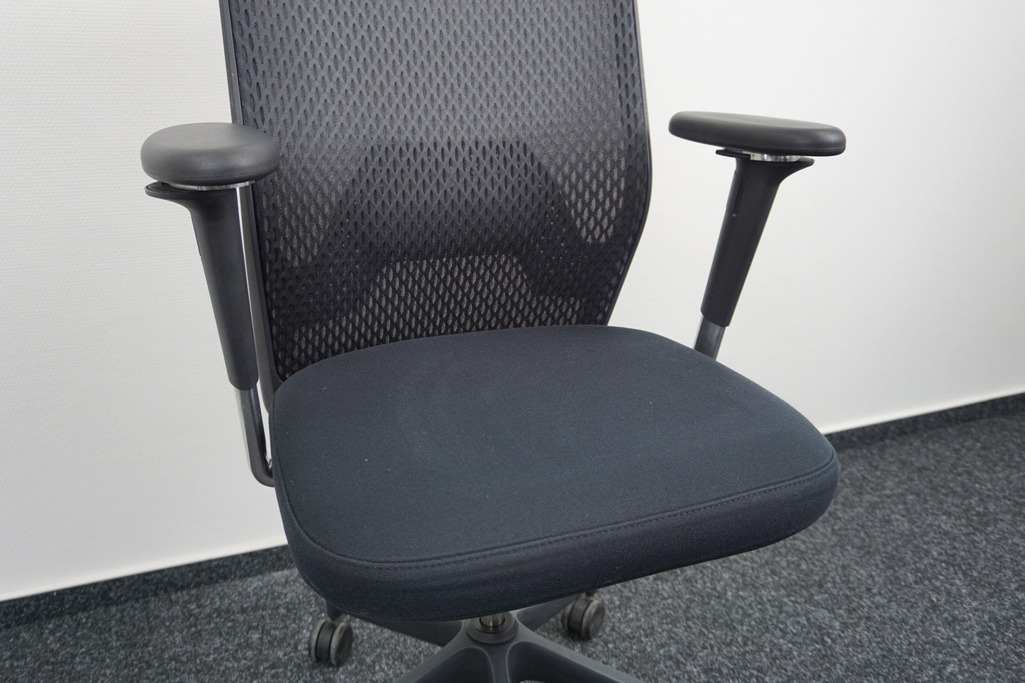 Vitra ID Mesh Bureaustoel | Zwart