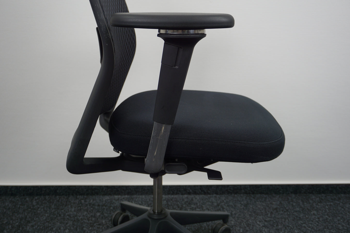 Vitra ID Mesh Bureaustoel | Zwart