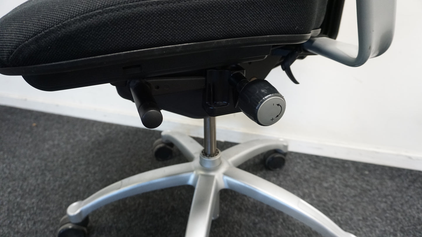 RH Logic 300 Bureaustoelen | Zwarte Stof | Ergonomisch