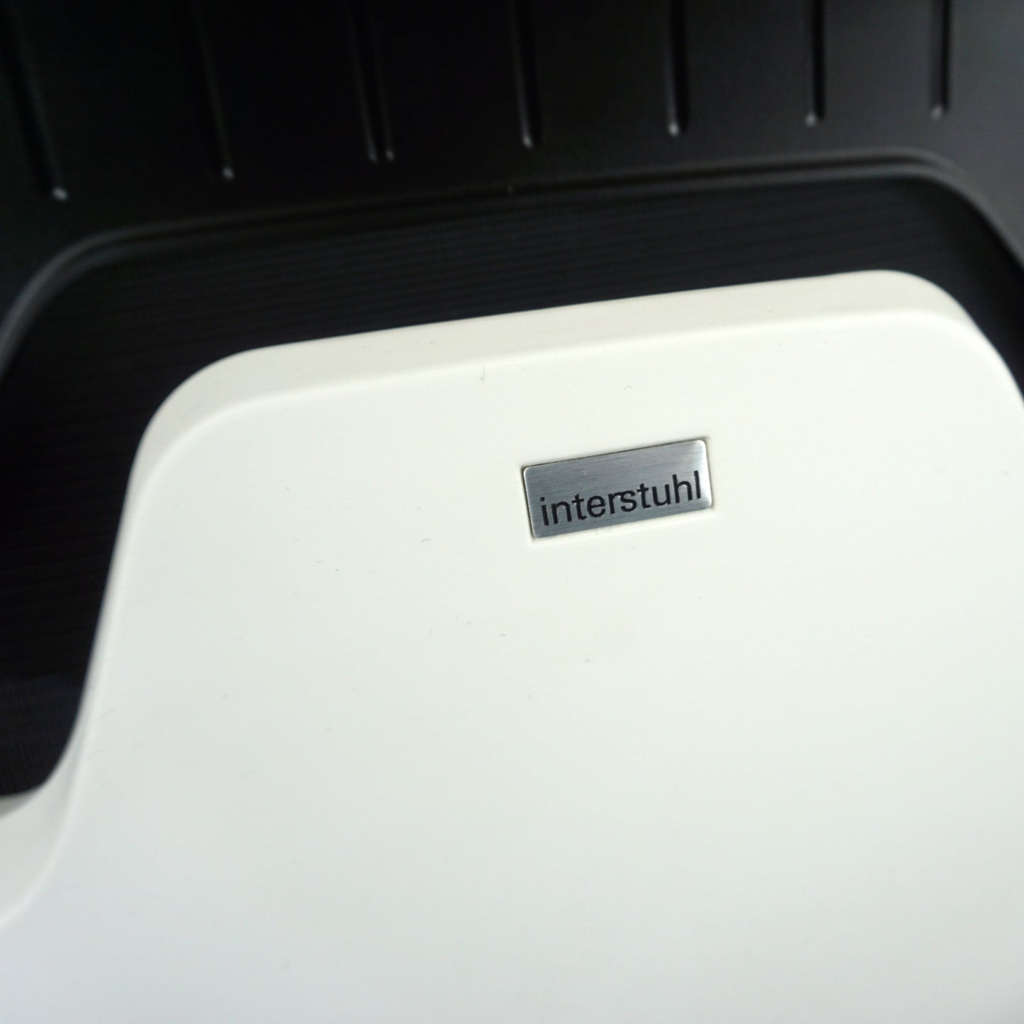 Interstuhl EVERYis1 Bureaustoel | Zwart / Wit