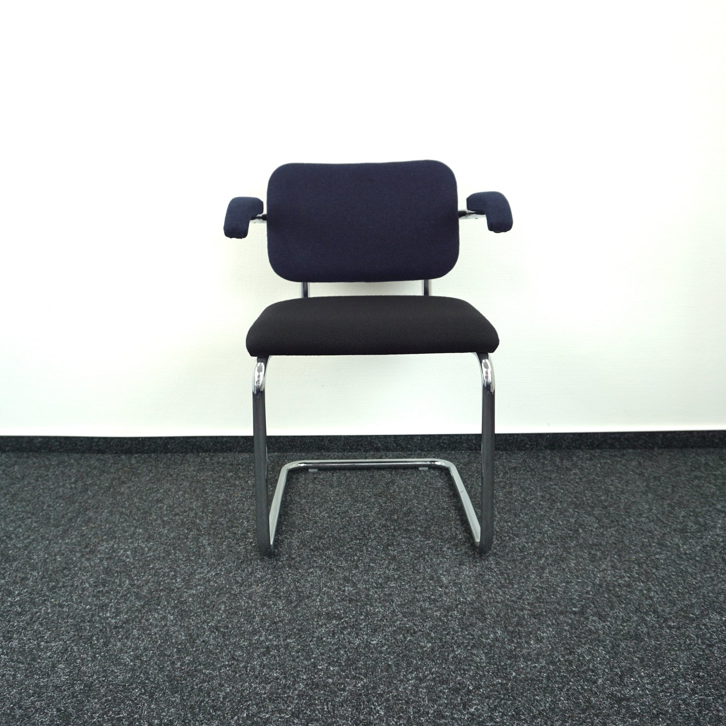 Knoll Cesca Design Stoel | Donkerblauw / Zwart
