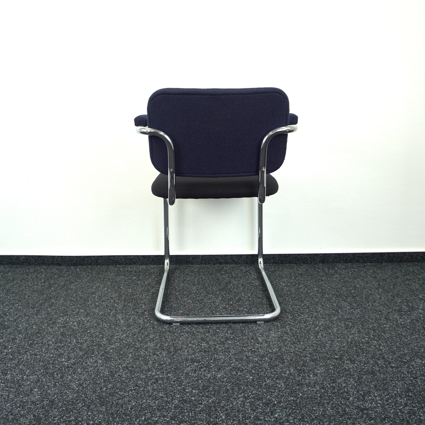 Knoll Cesca Design Stoel | Donkerblauw / Zwart