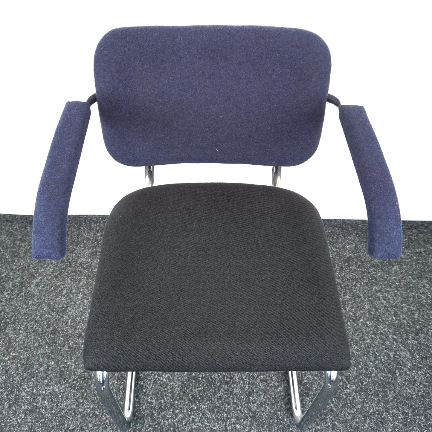 Knoll Cesca Design Stoel | Donkerblauw / Zwart