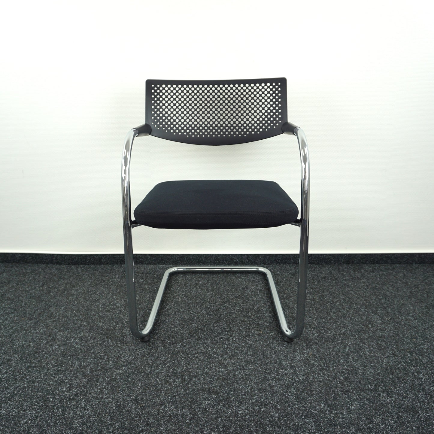 Vitra Visavis Vergaderstoel | Design Conferentiestoel | Zwart