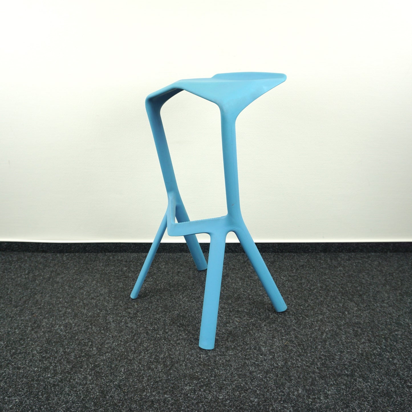 Plank Miura Design Barkruk | Blauw | Zithoogte 78 cm
