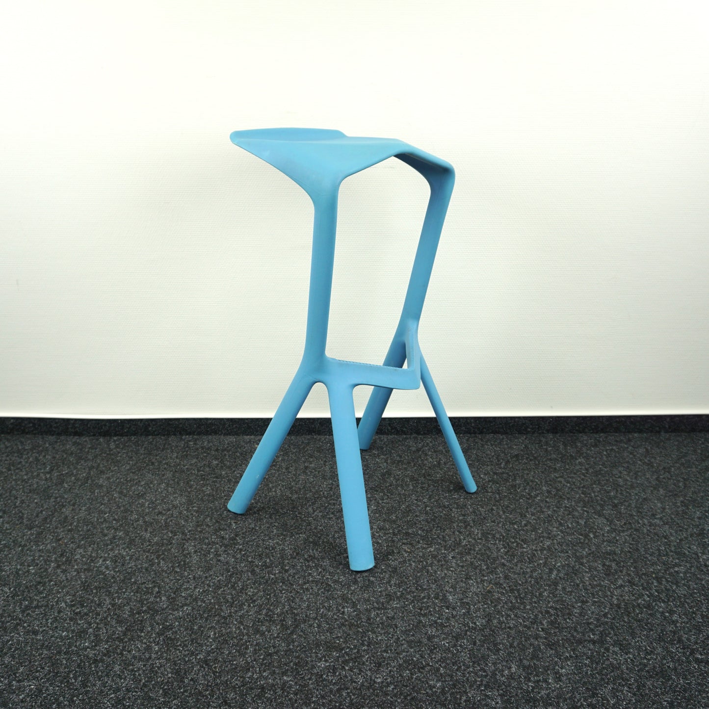 Plank Miura Design Barkruk | Blauw | Zithoogte 78 cm