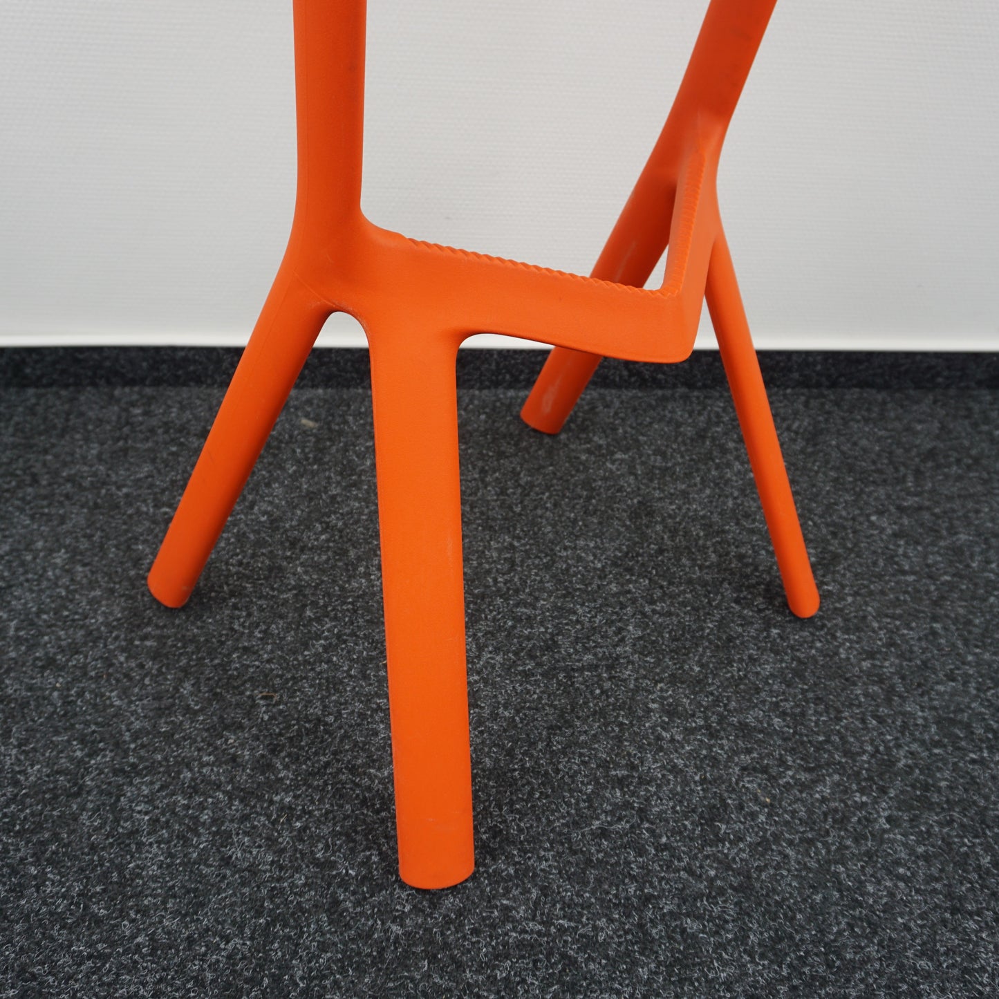 Plank Miura Design Barkruk | Oranje | Zithoogte 78 cm