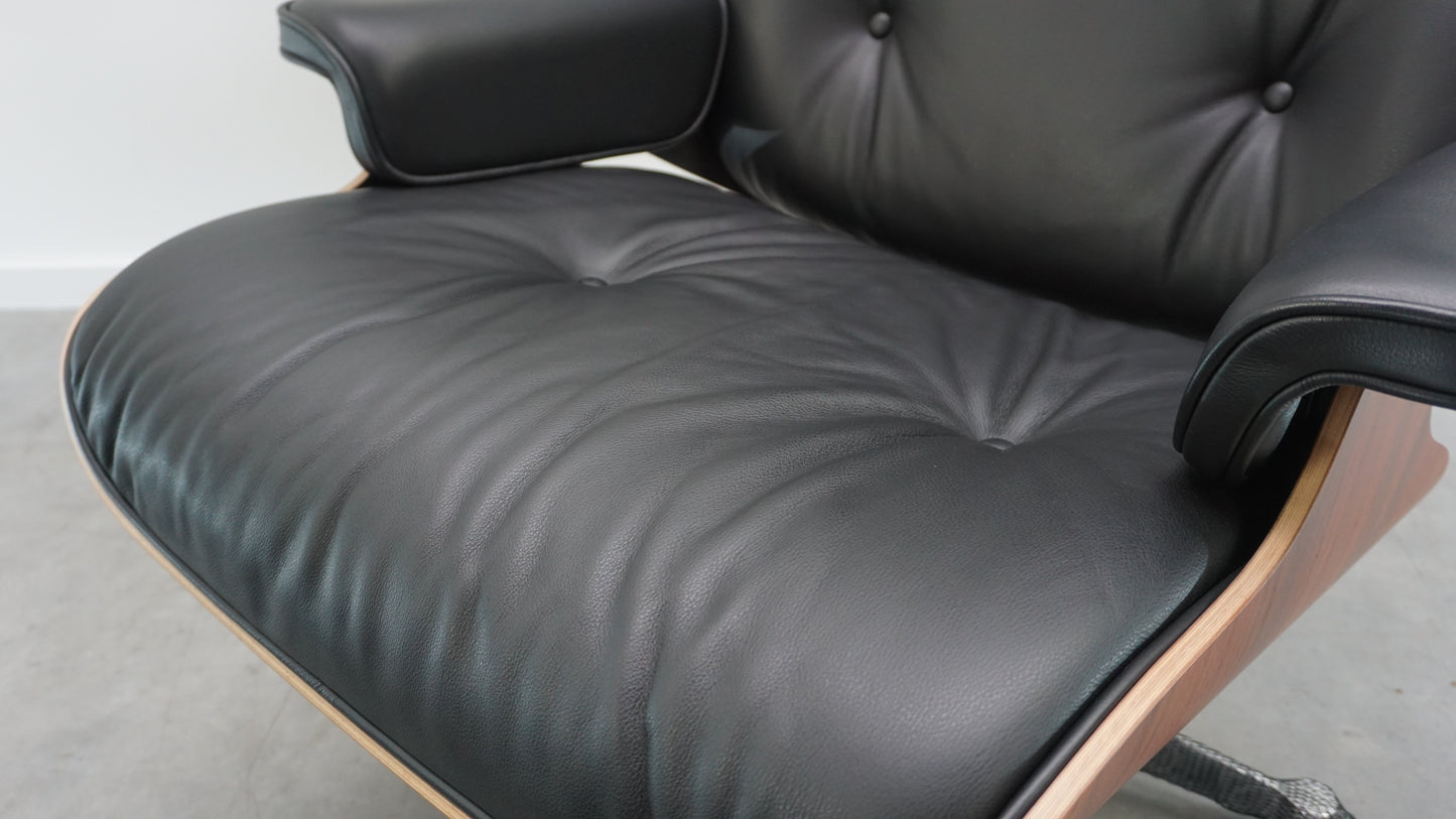 Vitra Eames Lounge Chair met Ottoman | Zwart Leer