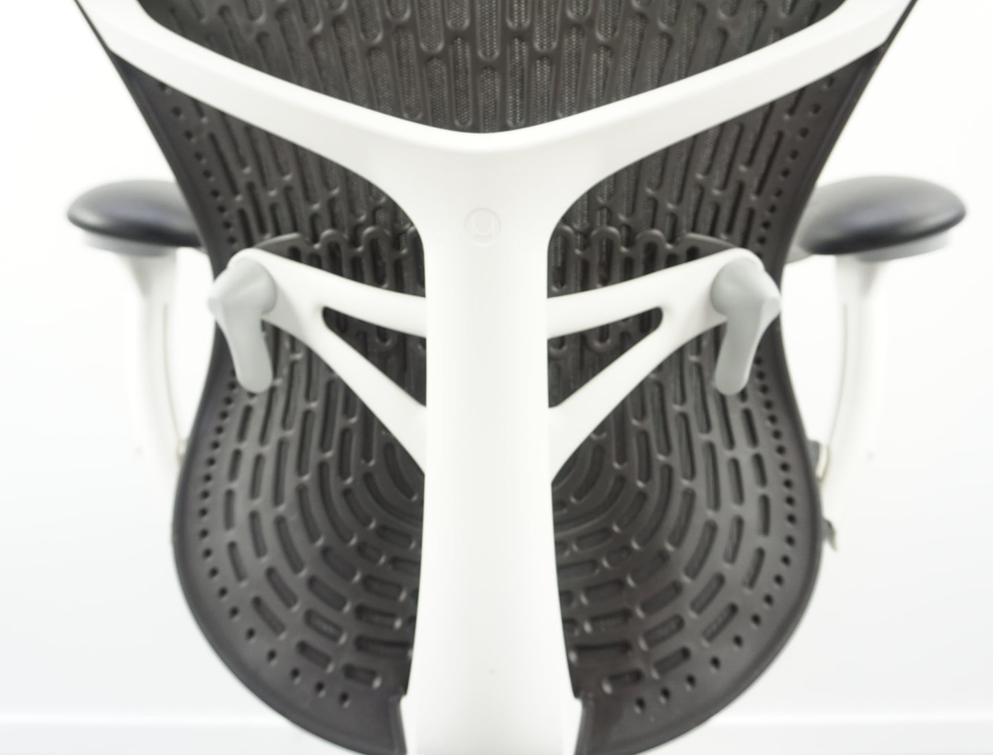 Herman Miller Mirra 2 Bureaustoel | Zwart / Wit