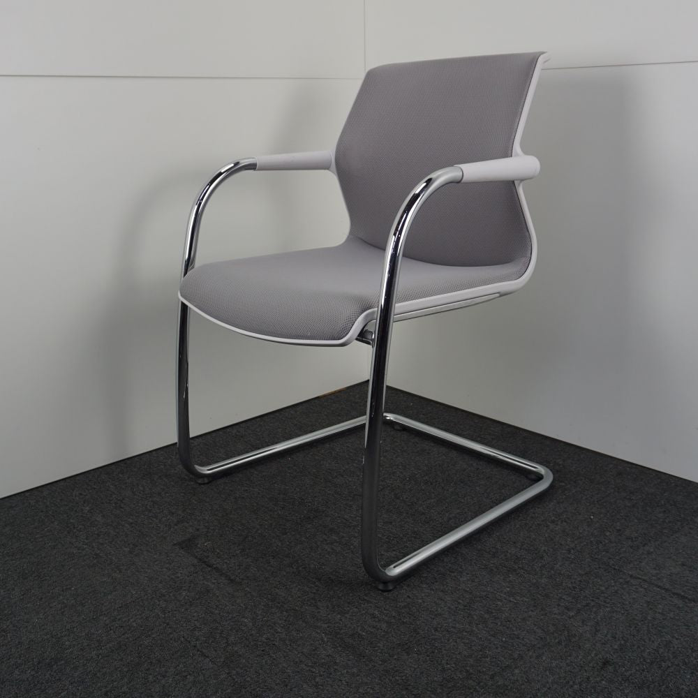 Vitra Unix Vergaderstoel | Conferentiestoel | Lichtgrijs
