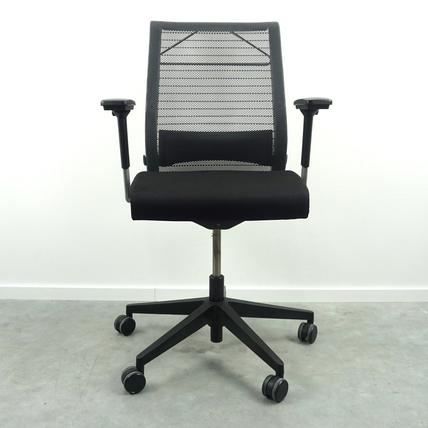 Steelcase Think Bureaustoel | Ergonomisch | Zwart / Grijs