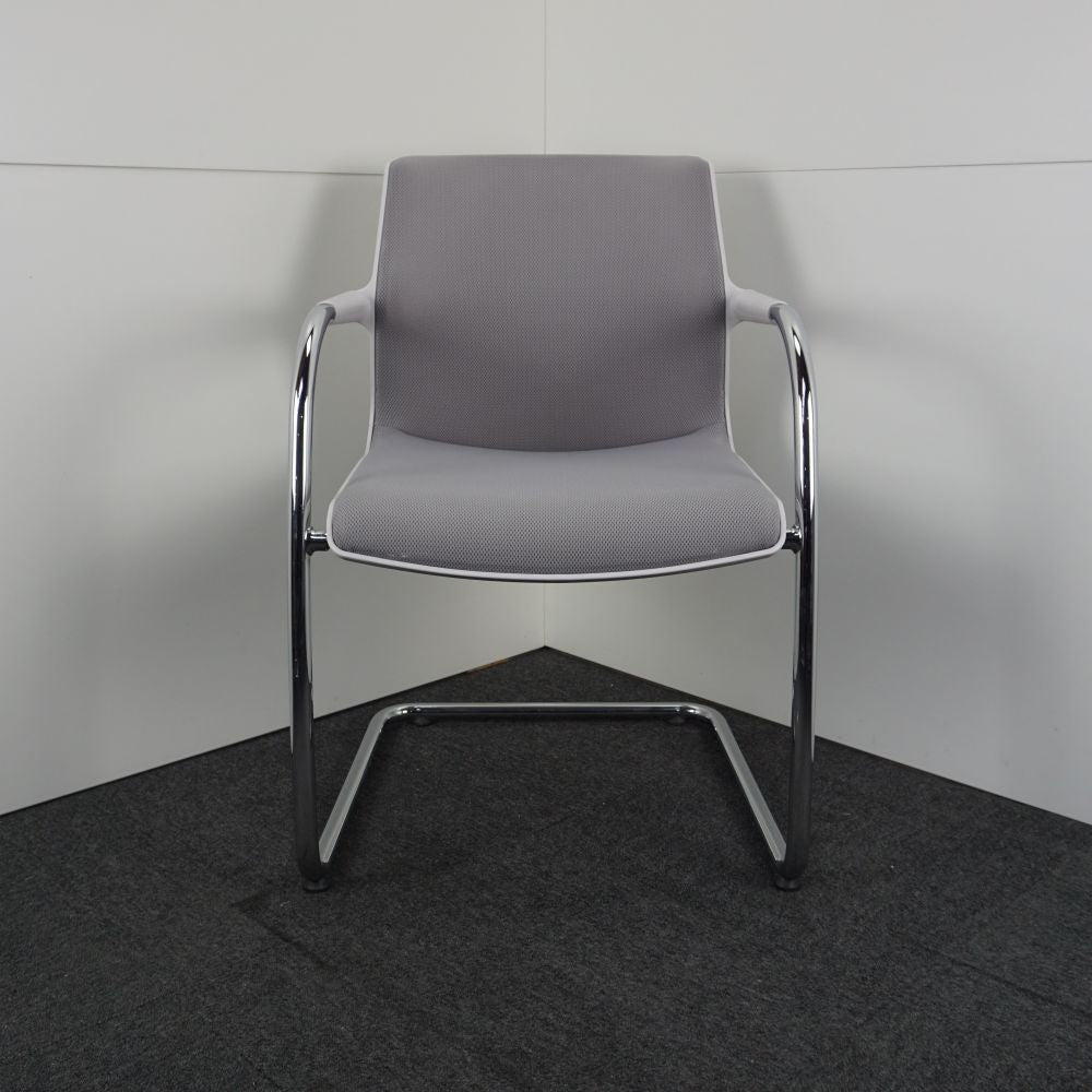 Vitra Unix Vergaderstoel | Conferentiestoel | Lichtgrijs