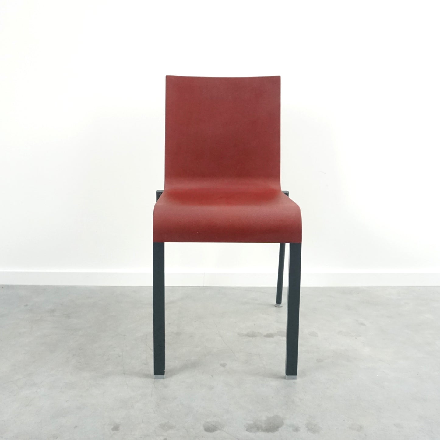 Vitra .03 Design Stoel | Donkerrood