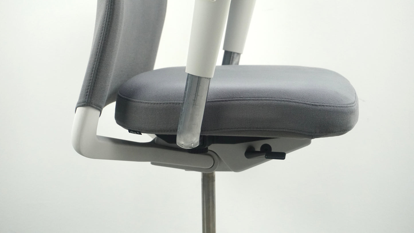 Vitra ID Trim Bureaustoel | Lichtgrijs | Chroom