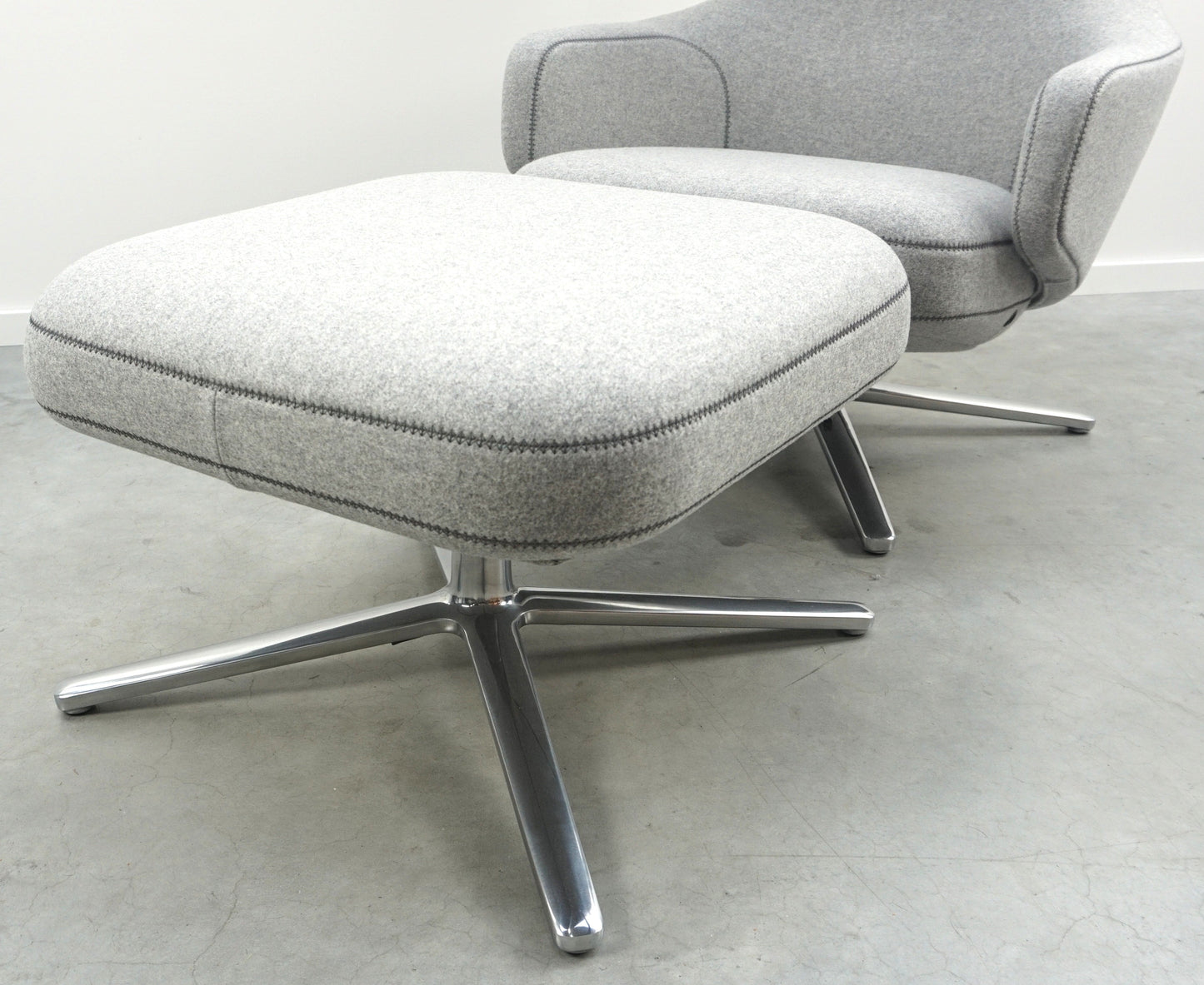 Vitra Grand Repos Design Fauteuil met Ottoman | Pebble Grey