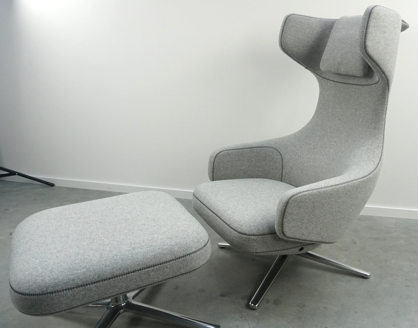 Vitra Grand Repos Design Fauteuil met Ottoman | Pebble Grey