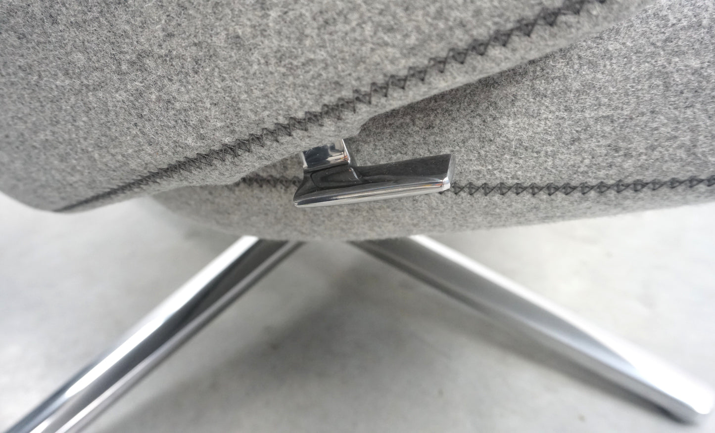 Vitra Grand Repos Design Fauteuil met Ottoman | Pebble Grey