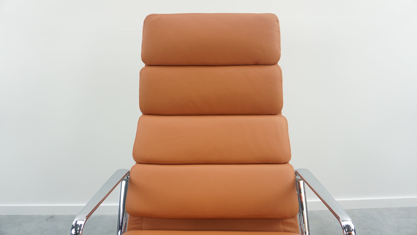 Vitra Eames EA 222 Soft Pad Lounge Chair | Design Fauteuil | Cognac
