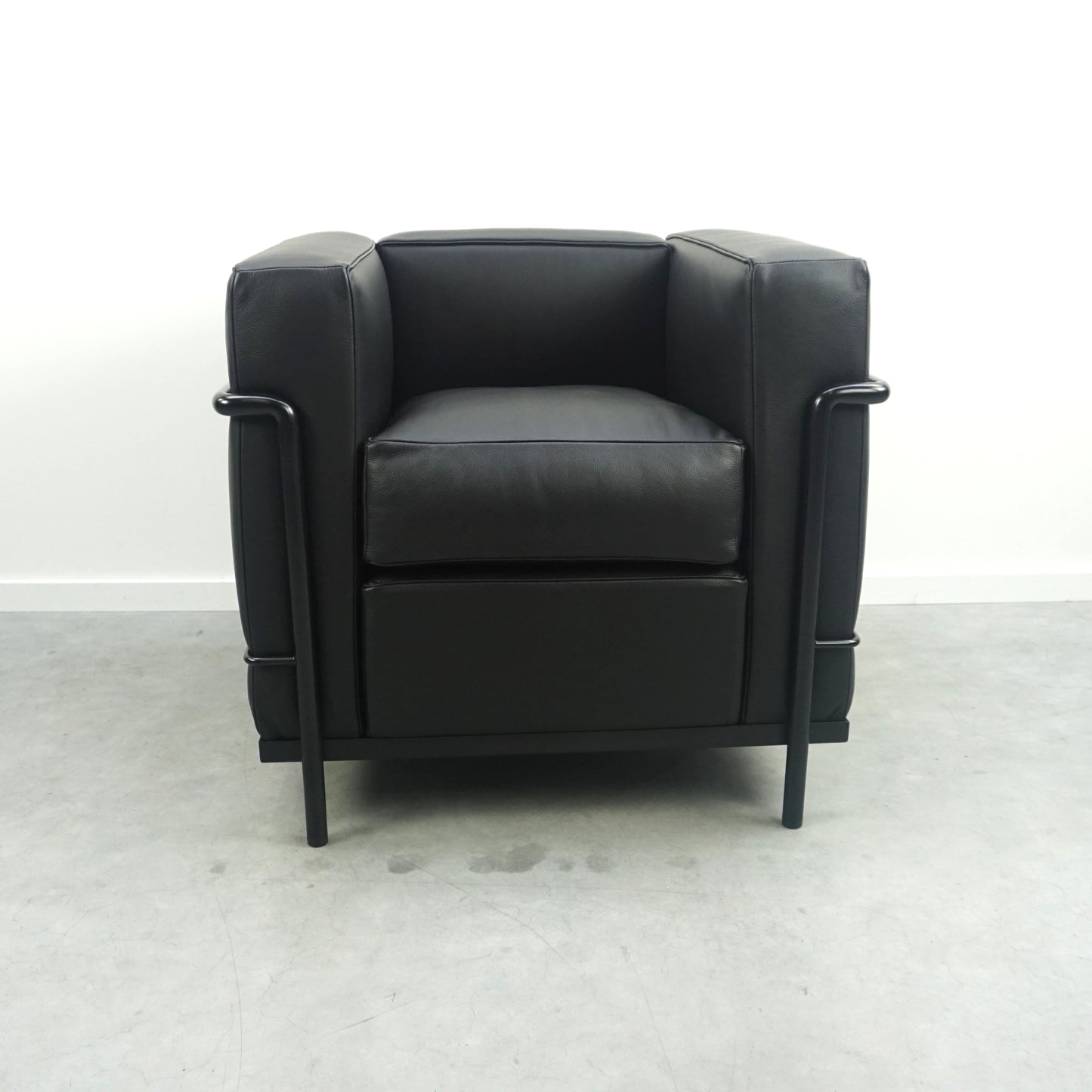 Cassina LC2 Fauteuil Grand Confort Petit Modèle | Zwart / Zwart