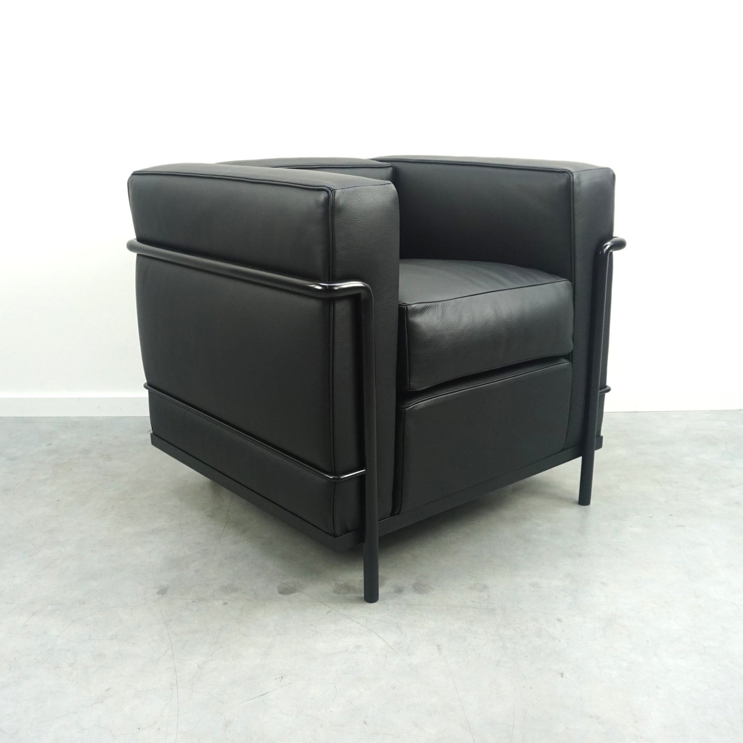 Cassina LC2 Fauteuil Grand Confort Petit Modèle | Zwart / Zwart