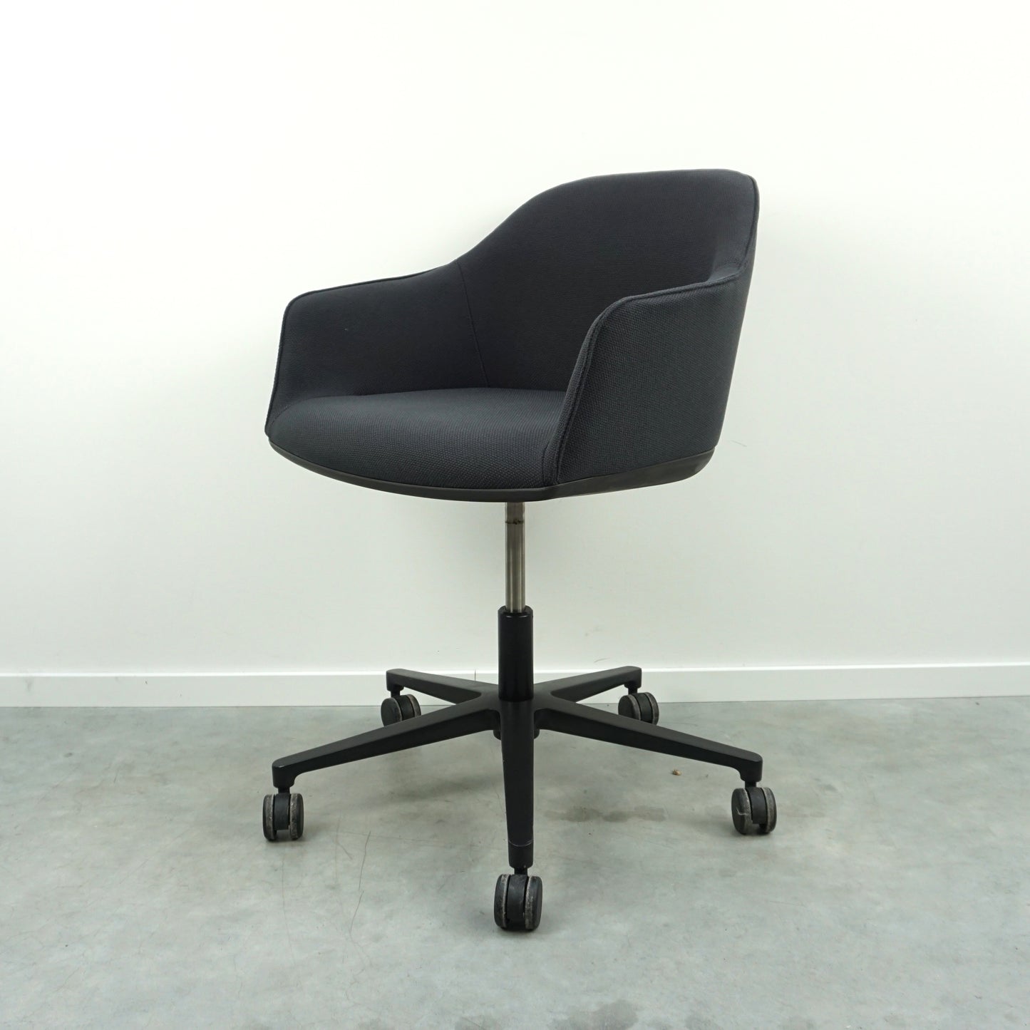 Vitra Softshell Vergaderstoel | Donkergrijs | Verrijdbaar