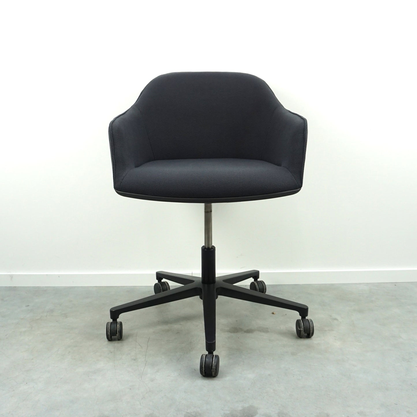 Vitra Softshell Vergaderstoel | Donkergrijs | Verrijdbaar