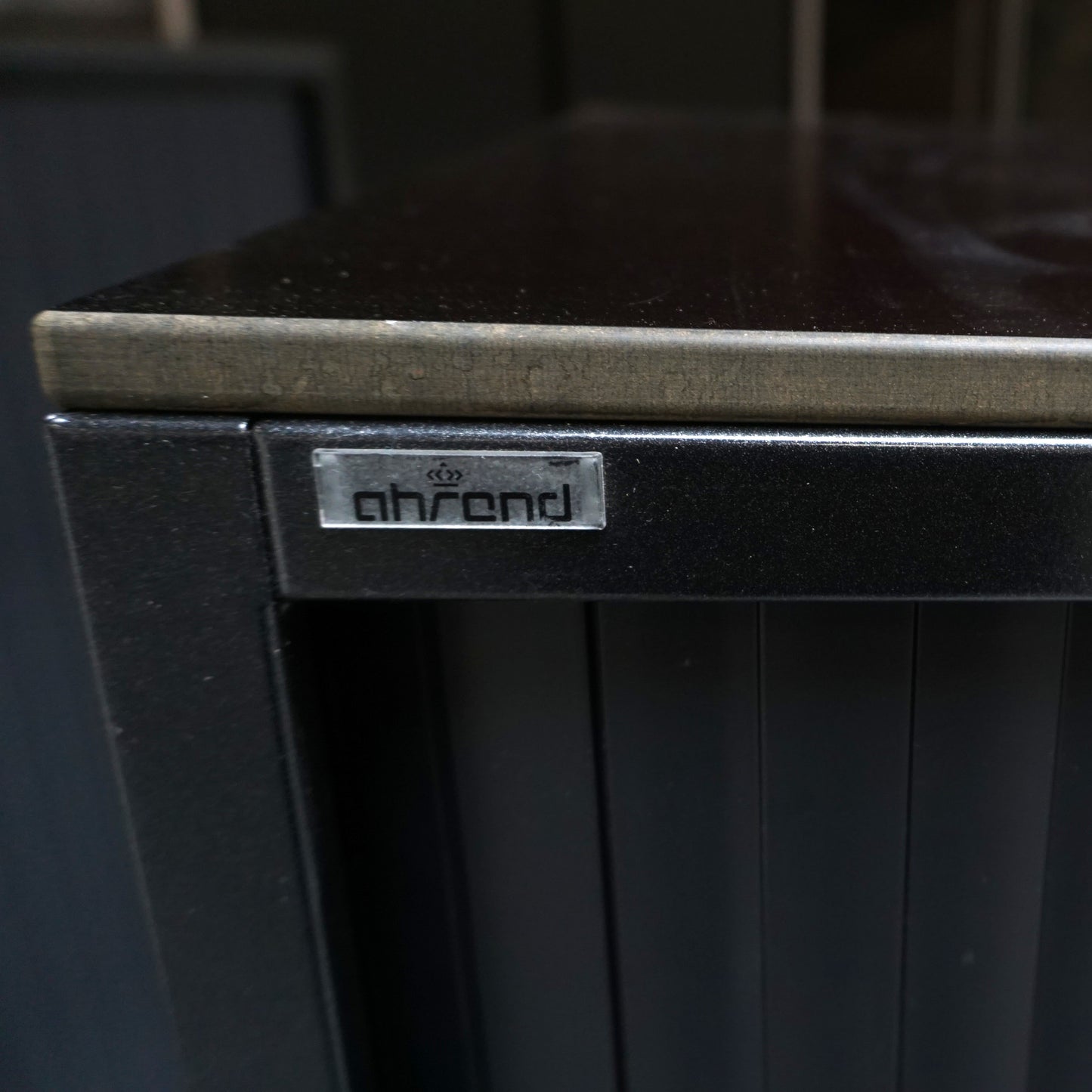 Ahrend Roldeurkast | Archiefkast | 144 x 120 x 45 cm | Zwart | Trespa Topblad