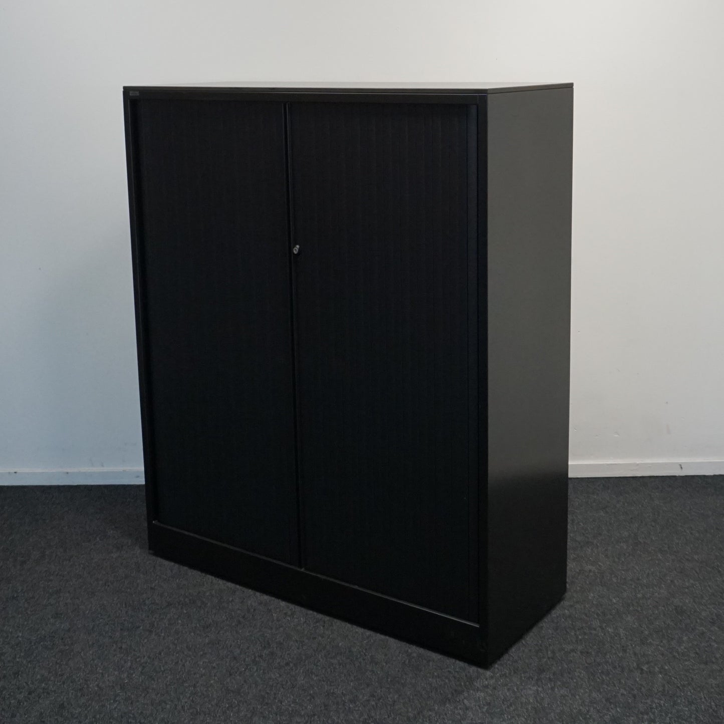 Ahrend Roldeurkast | Archiefkast | 144 x 120 x 45 cm | Zwart