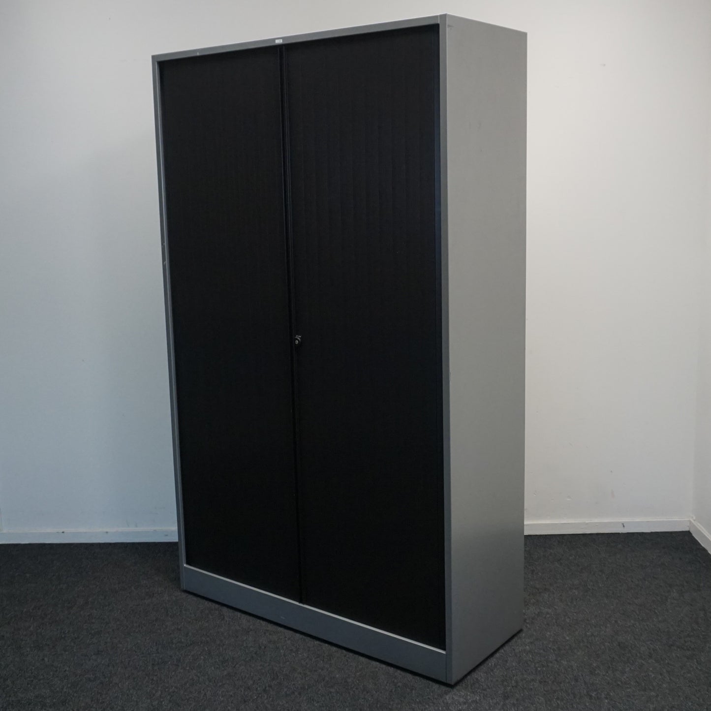 Ahrend Roldeurkast | Archiefkast | 195 x 120 x 45 cm | Zilvergrijs / Zwart