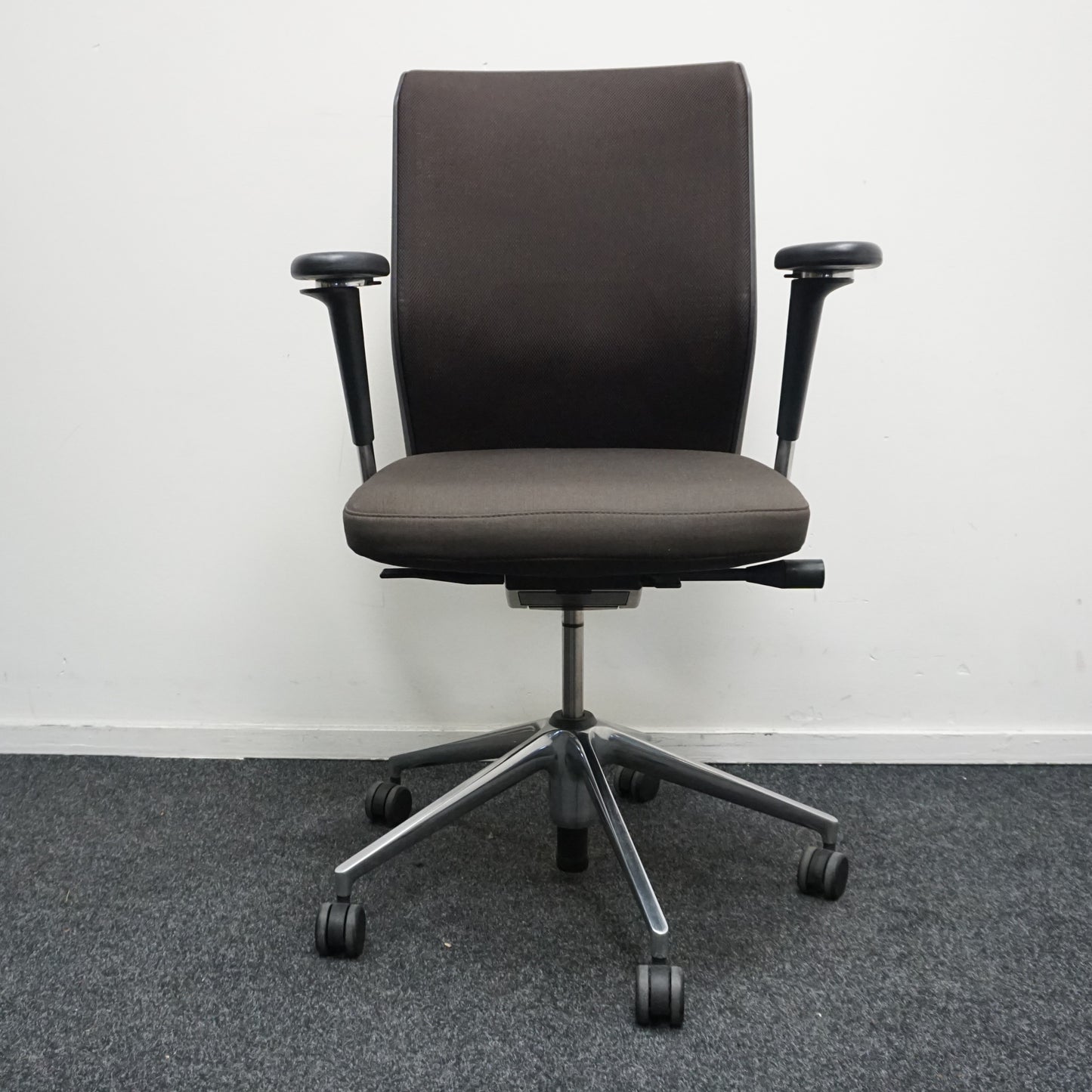 Vitra ID Mesh Bureaustoel | Bruin