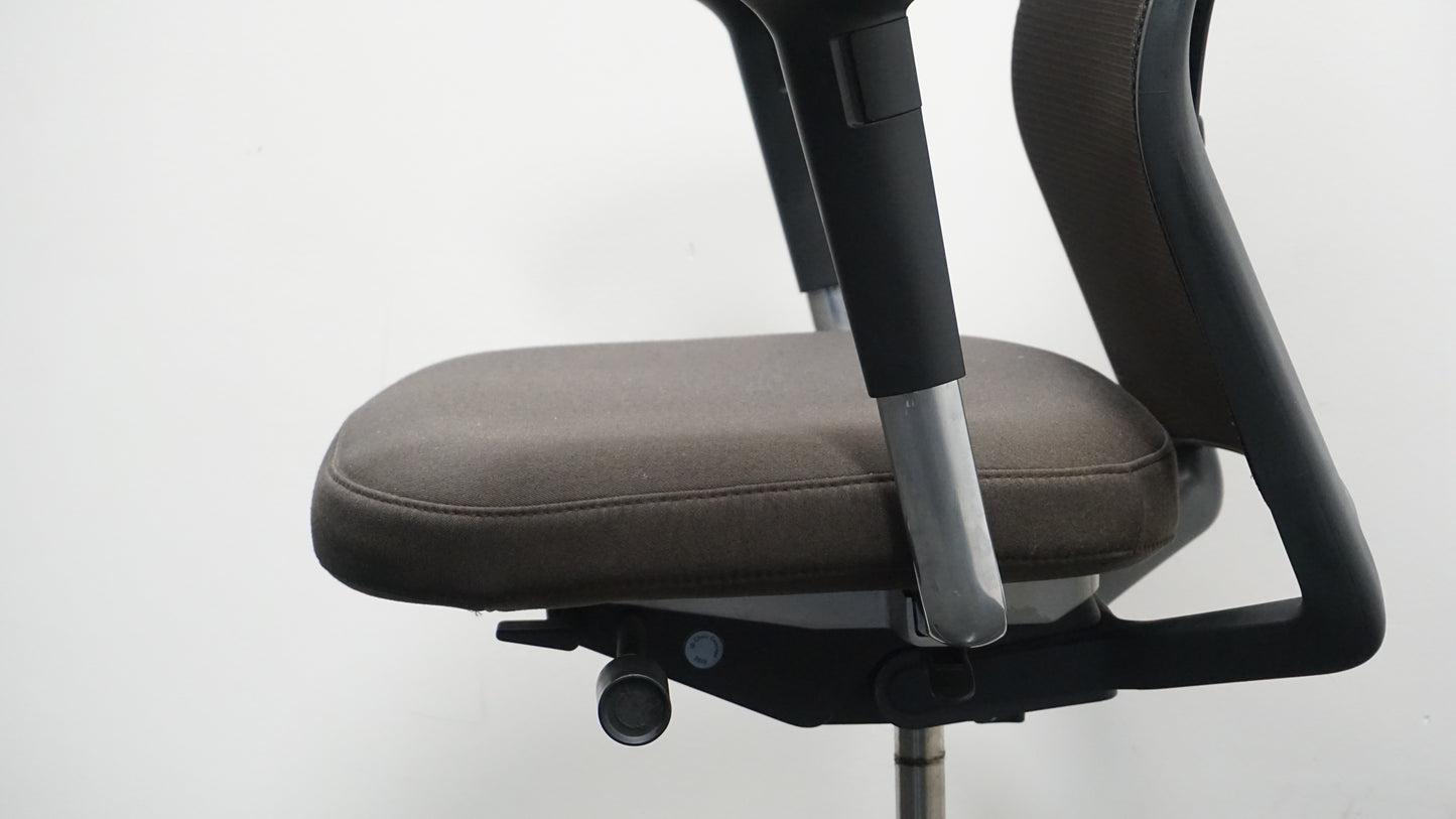 Vitra ID Mesh Bureaustoel | Bruin