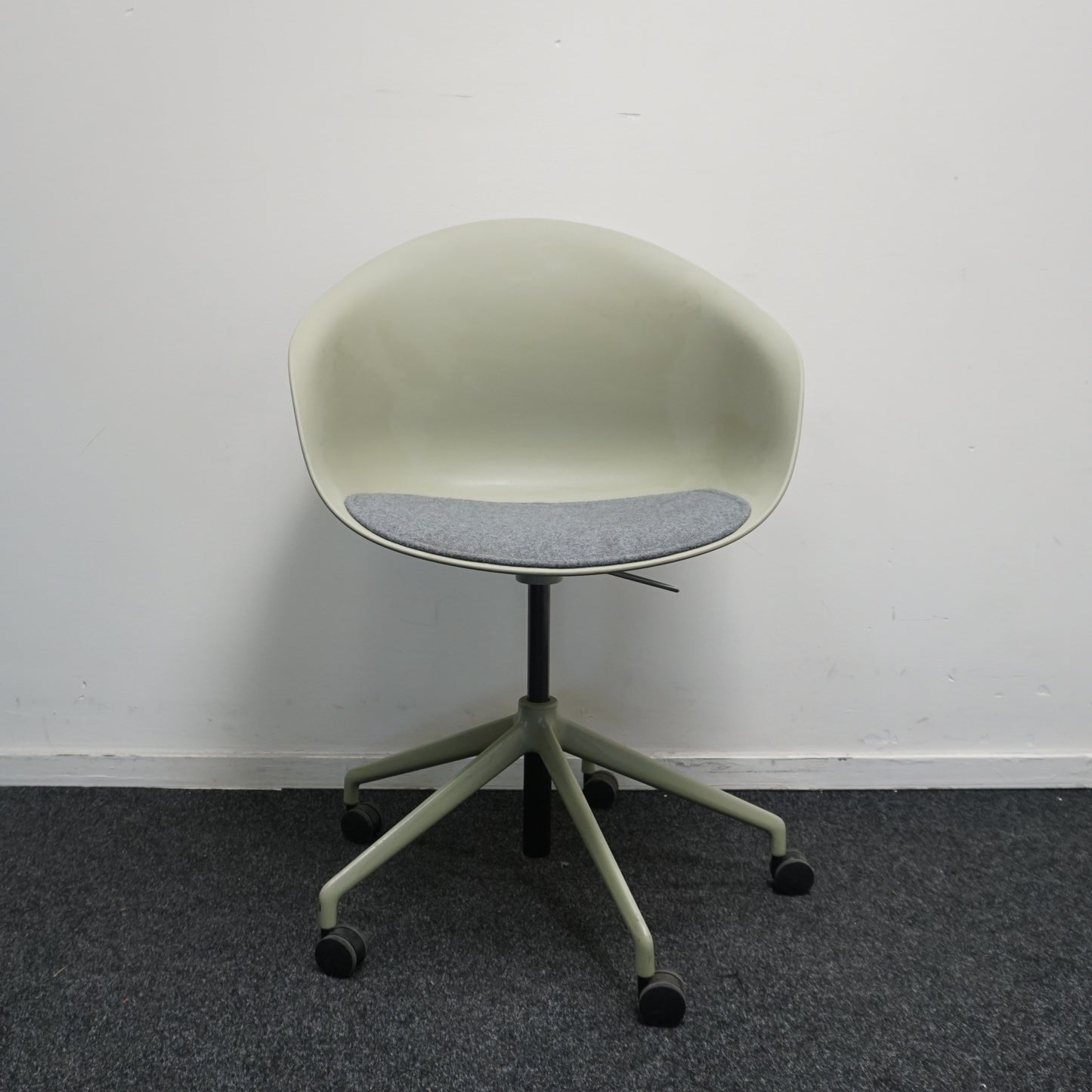 Allermuir Kin Tub Chair | Design Stoel | Groen / Grijs
