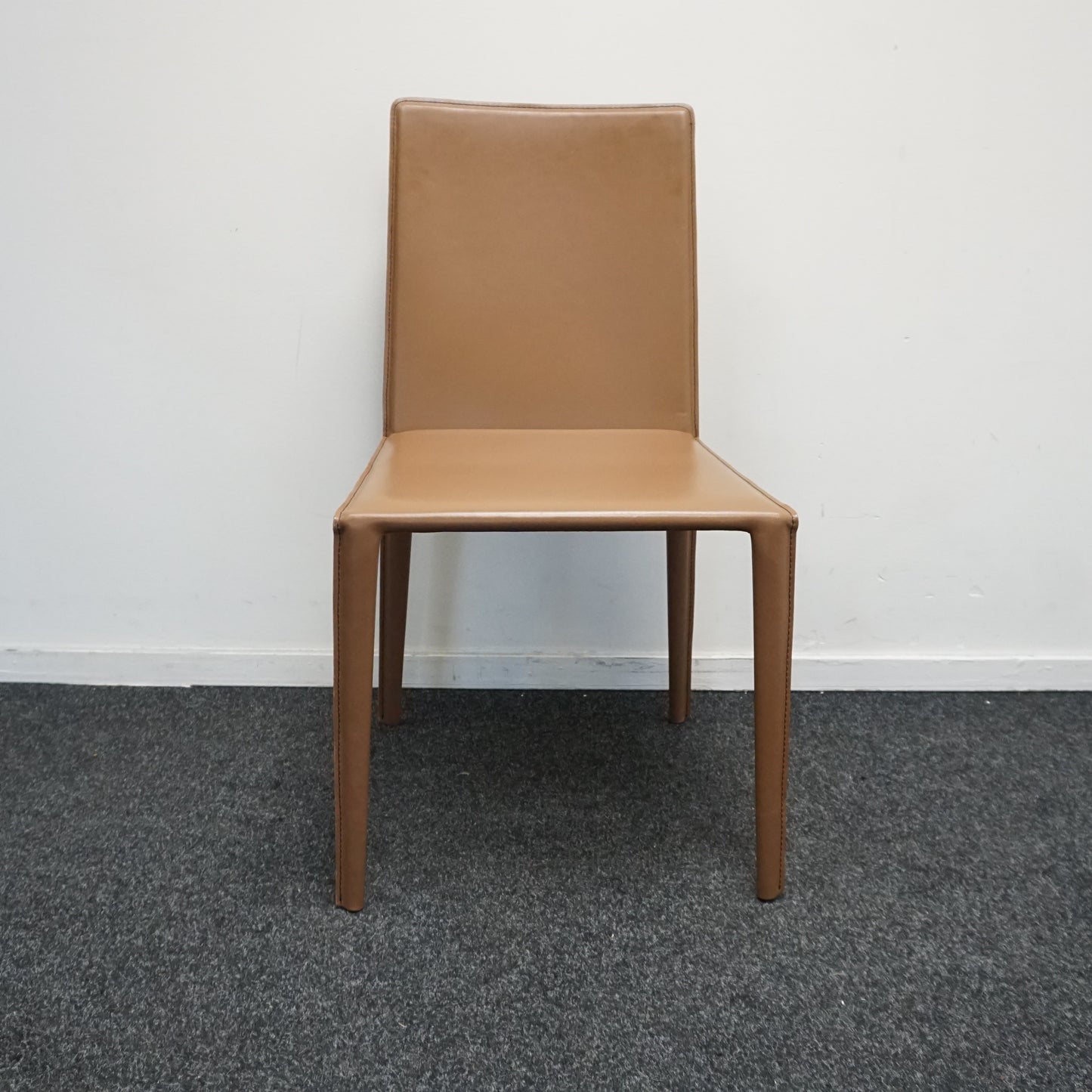 Arper Norma Design Stoel | Leer | Beige