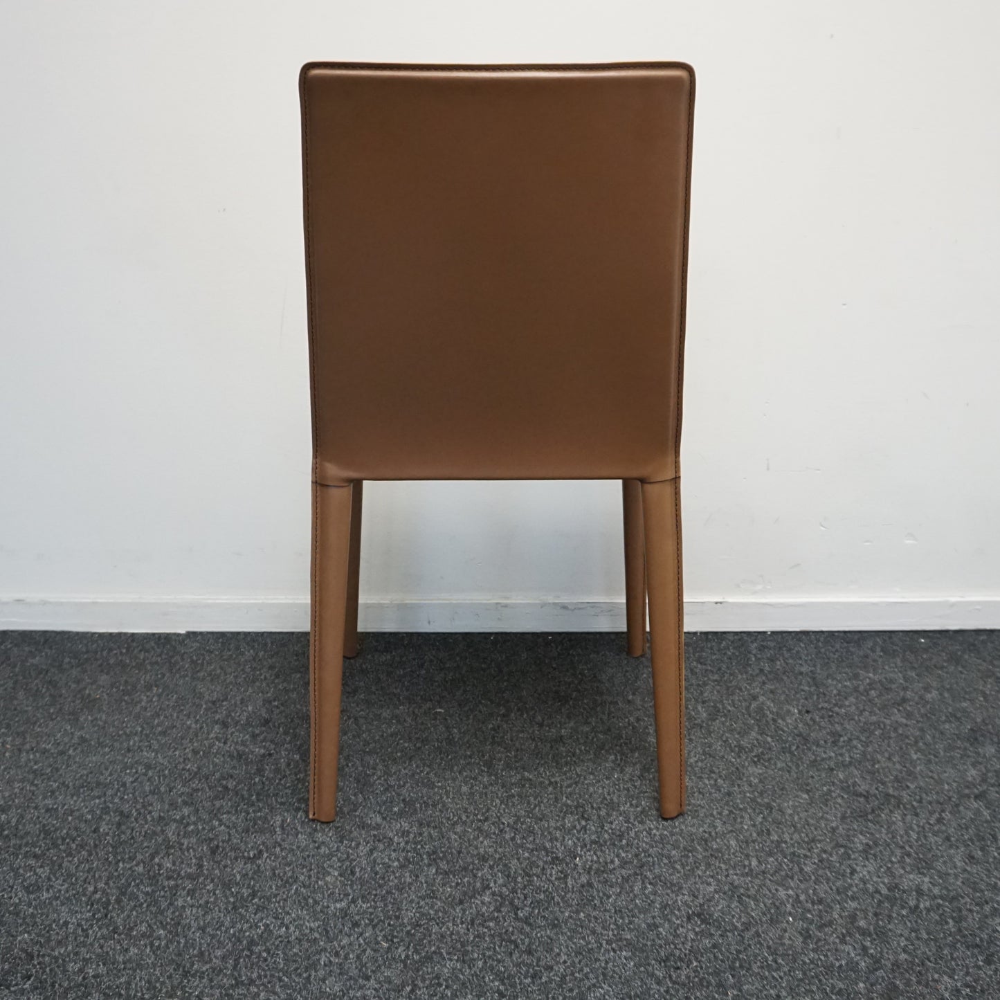 Arper Norma Design Stoel | Leer | Beige