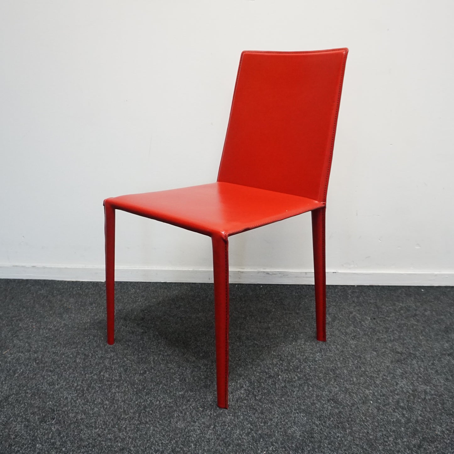 Arper Norma Design Stoel | Leer | Rood