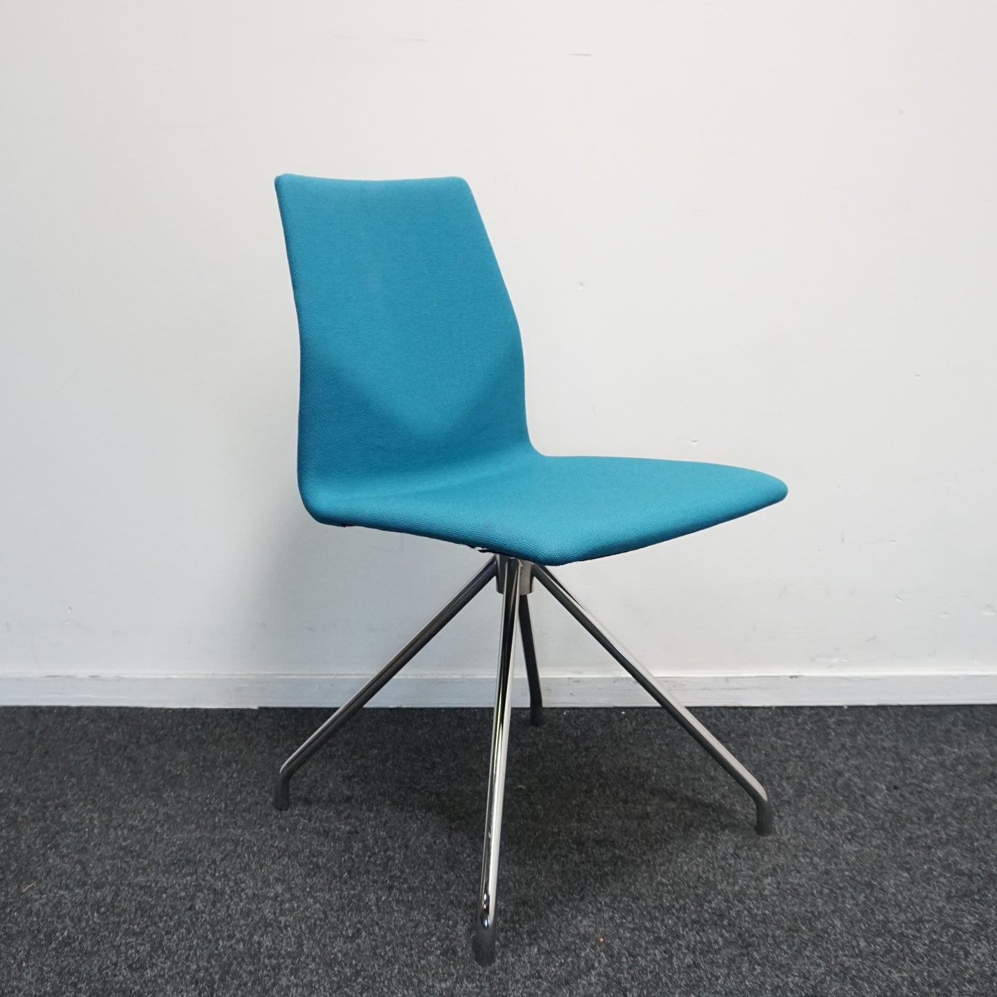 Four Design FourOne Vergaderstoel | Blauw | Draaibaar