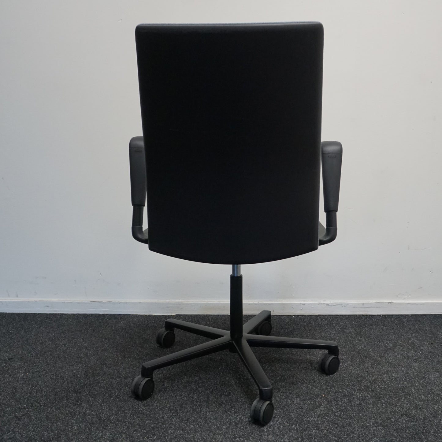 Arper Kinesit Vergaderstoel | Blauw