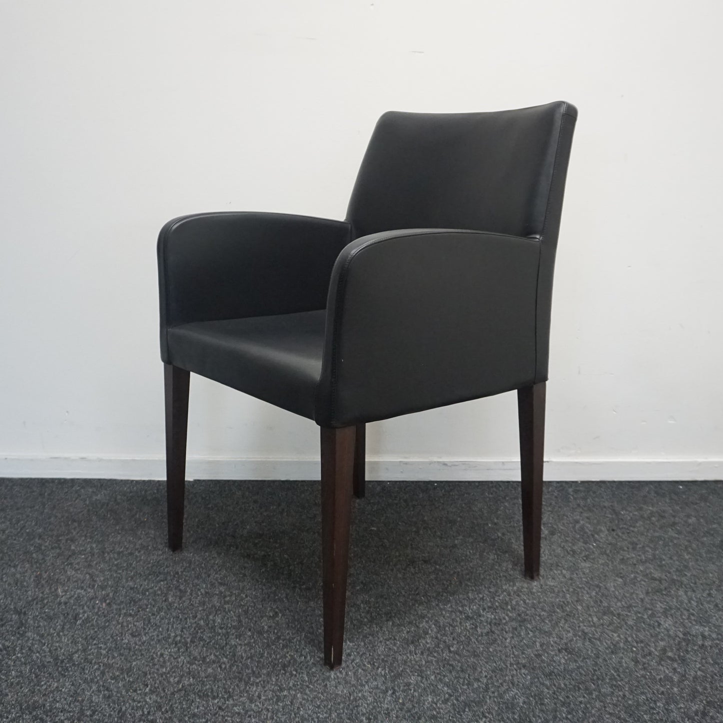 Poltrona Frau Liz Design Stoel | Donkerbruin Leer