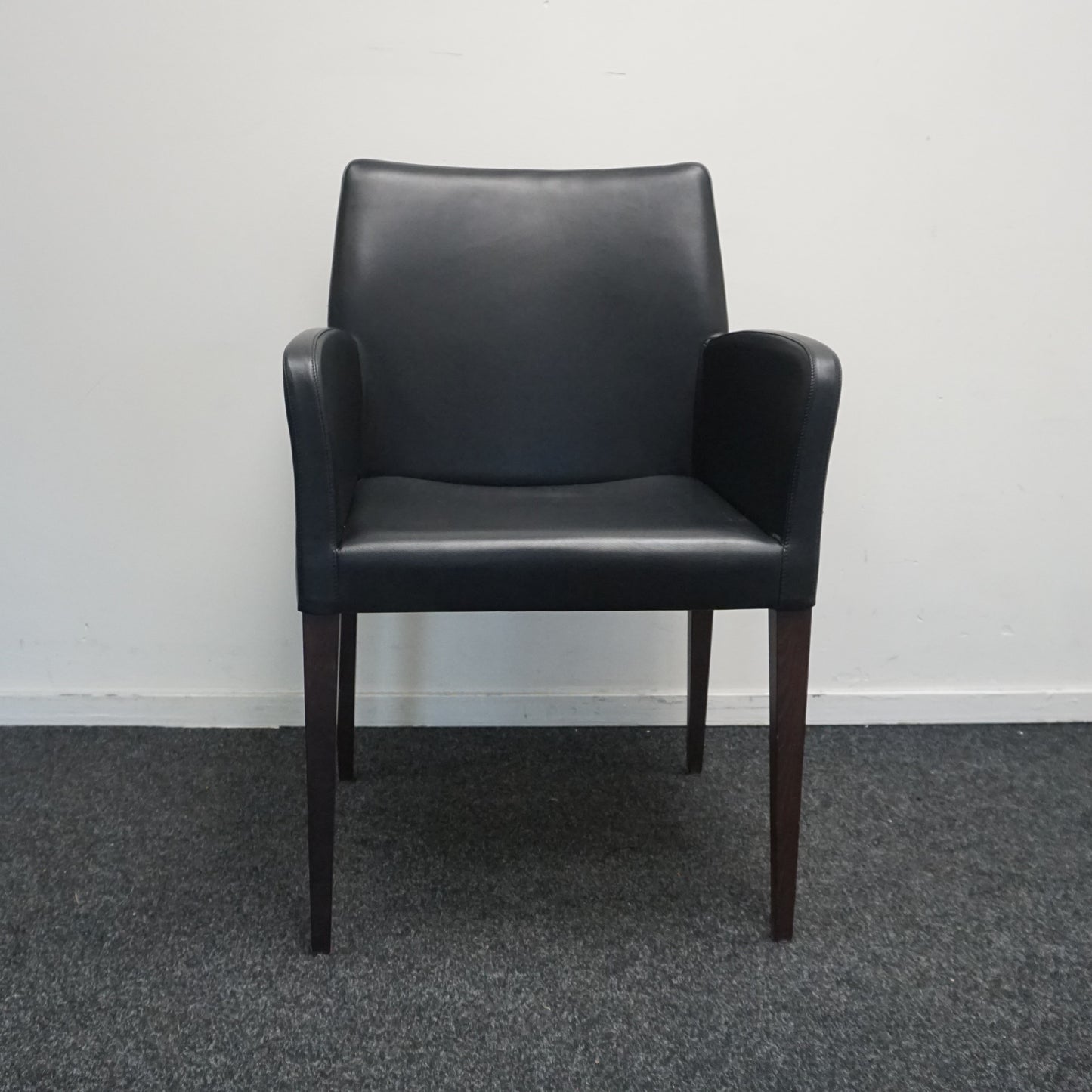 Poltrona Frau Liz Design Stoel | Donkerbruin Leer