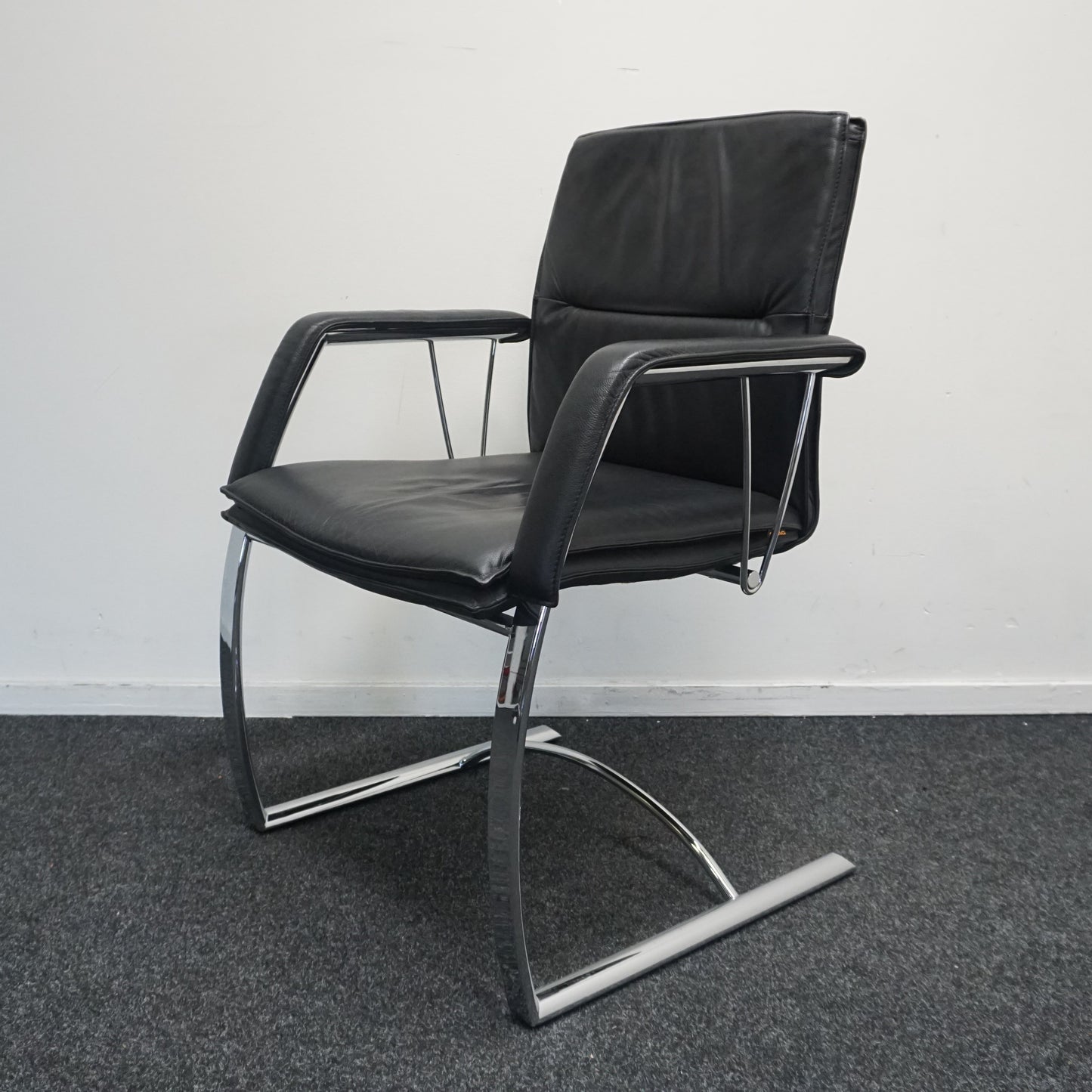 Sitag Vergaderstoel | Leer | Zwart
