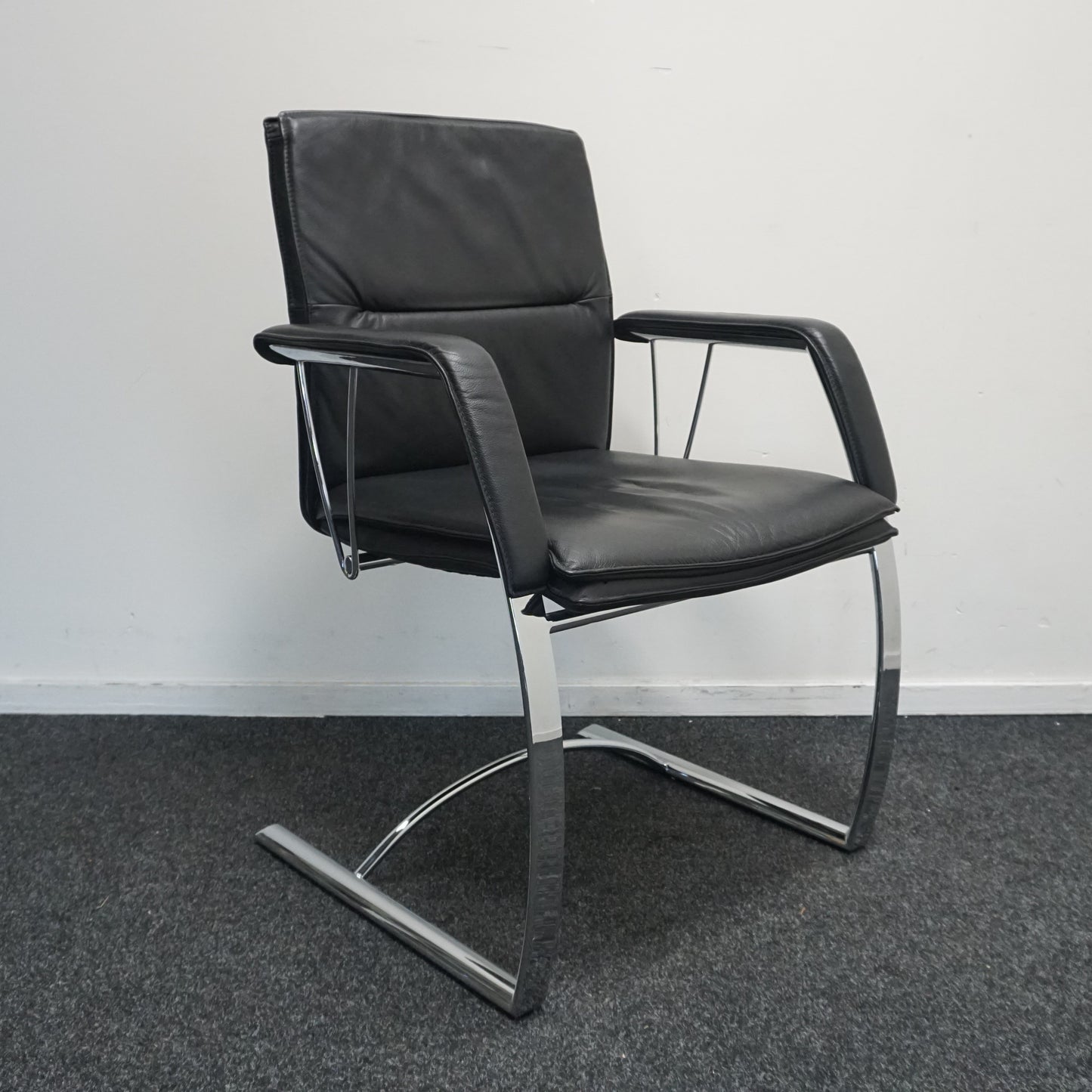 Sitag Vergaderstoel | Leer | Zwart