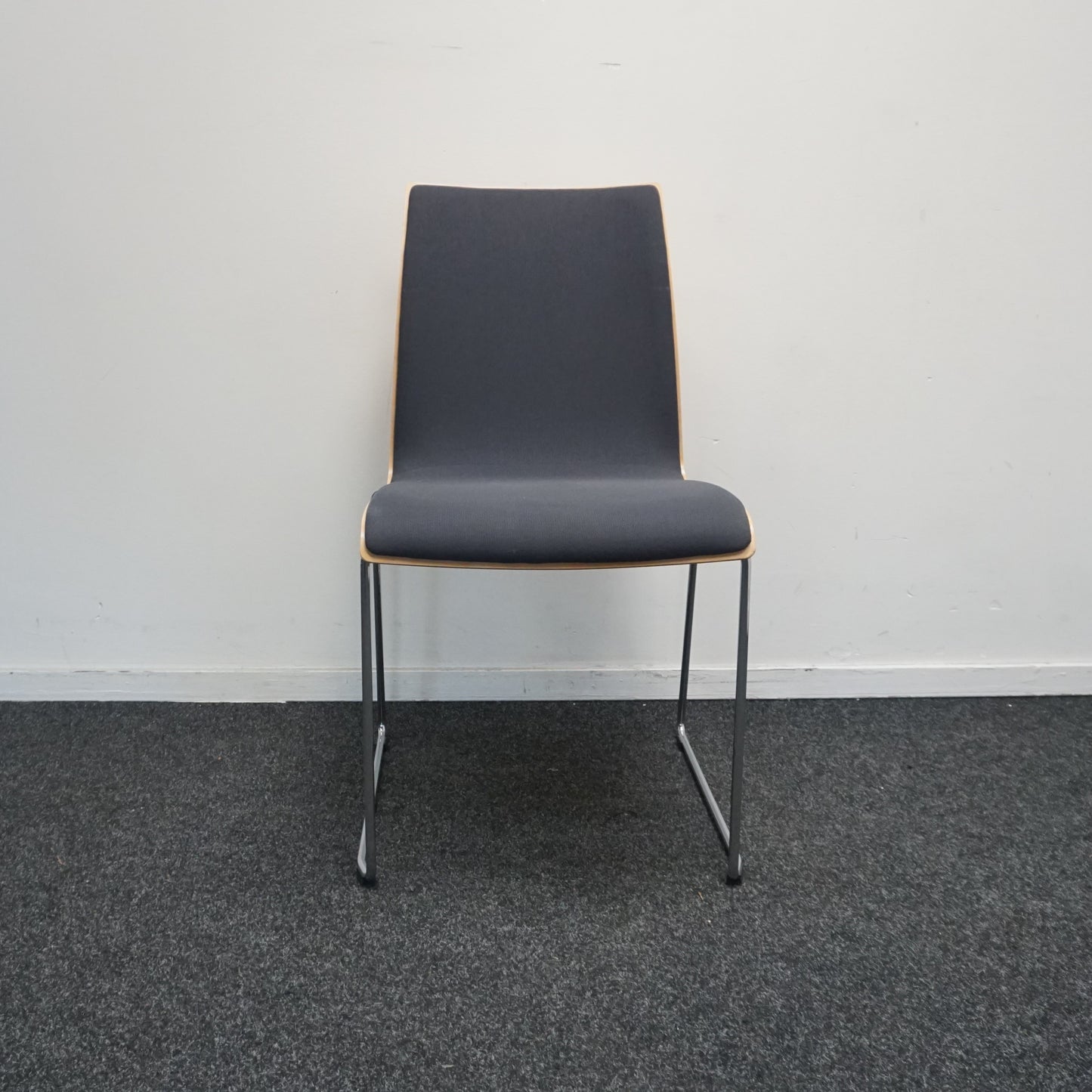 Brunner Vergaderstoel | Stof | Hout | Grijs