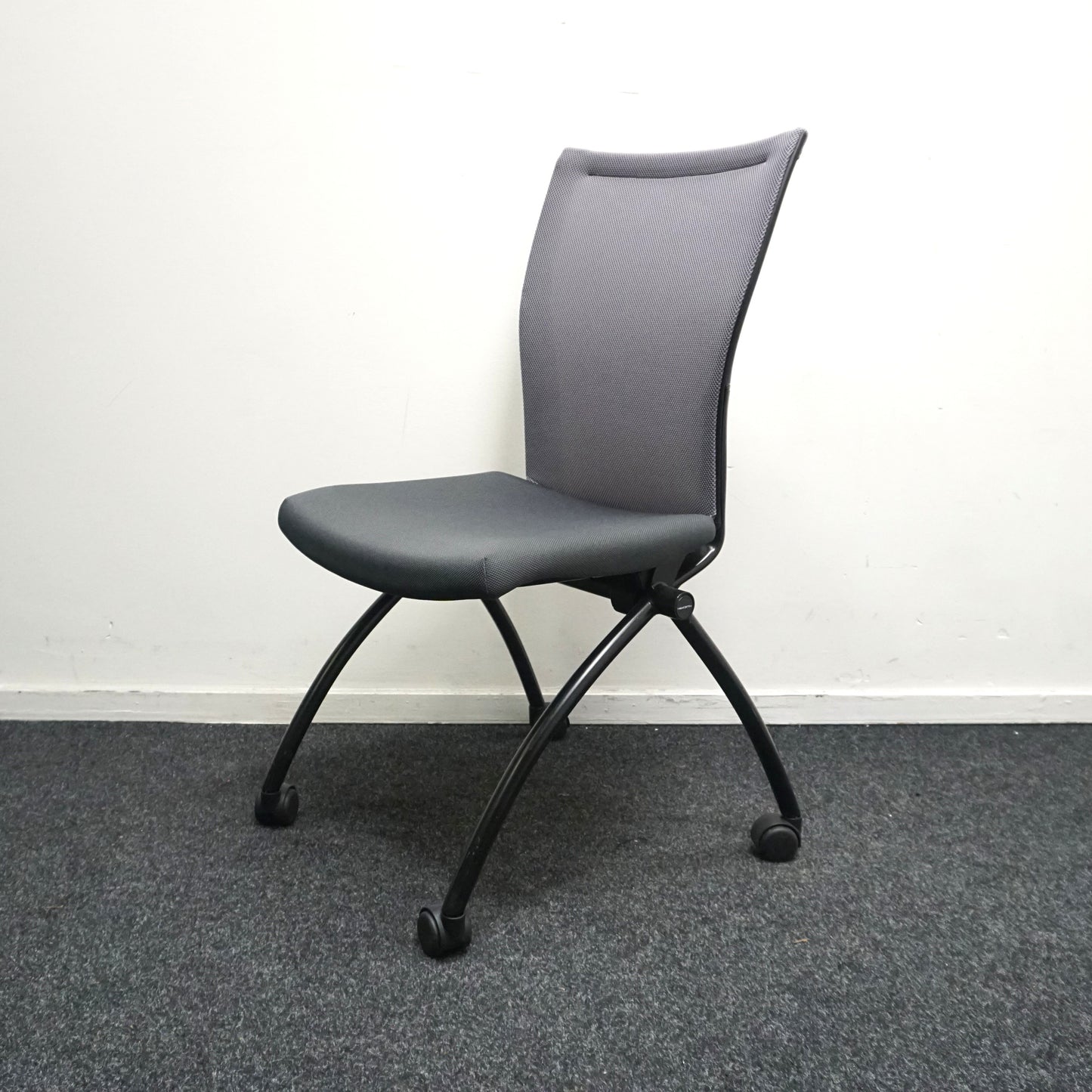 Haworth Comforto X99 Vergaderstoel | Grijs | Opklapbaar