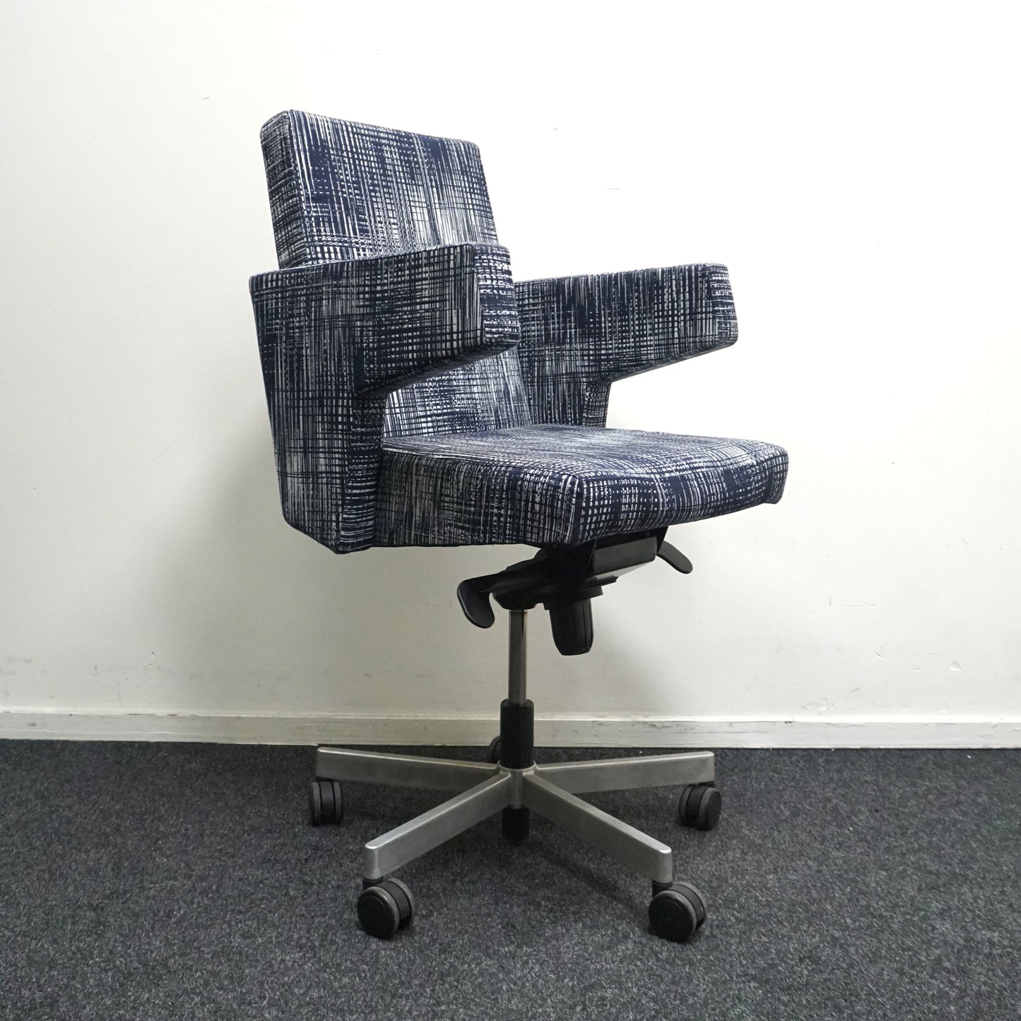 Cowerk Kluptoo Shoot Vergaderstoel | Blauw / Wit Motief
