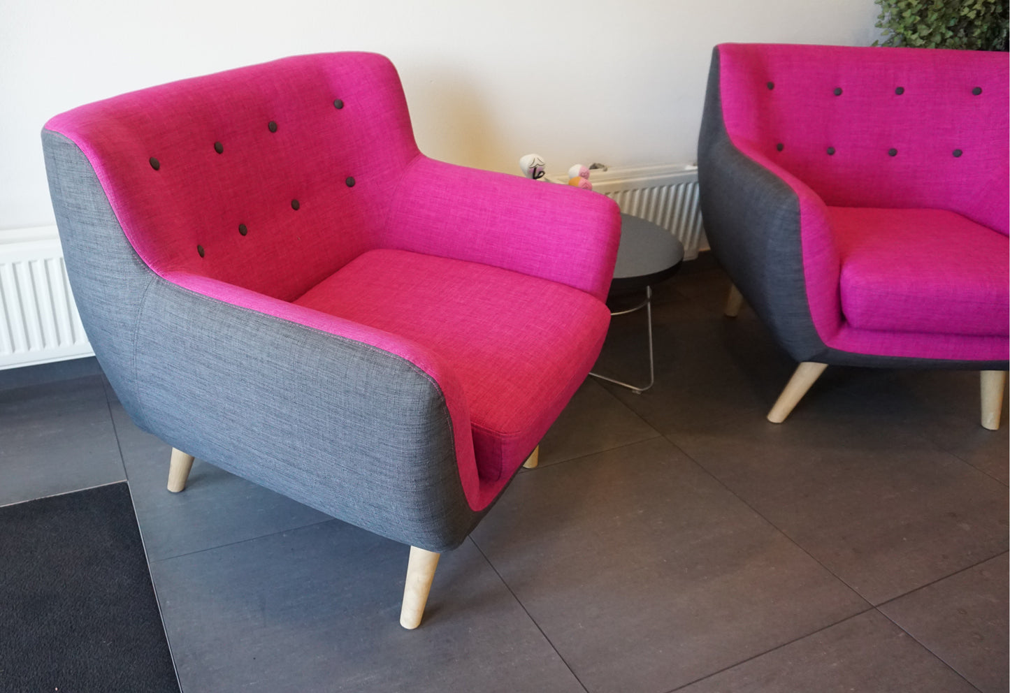 Design Fauteuil | Design Stoel | Fuchsia / Grijs