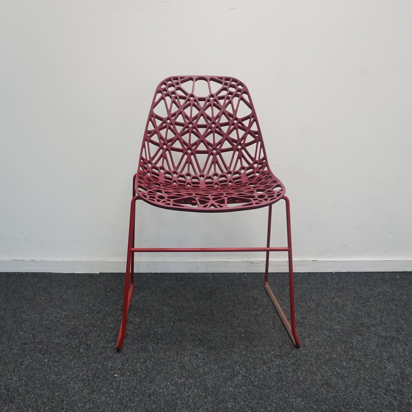 Crassevig Nett Design Stoel | Kantinestoel | Bordeaux Rood