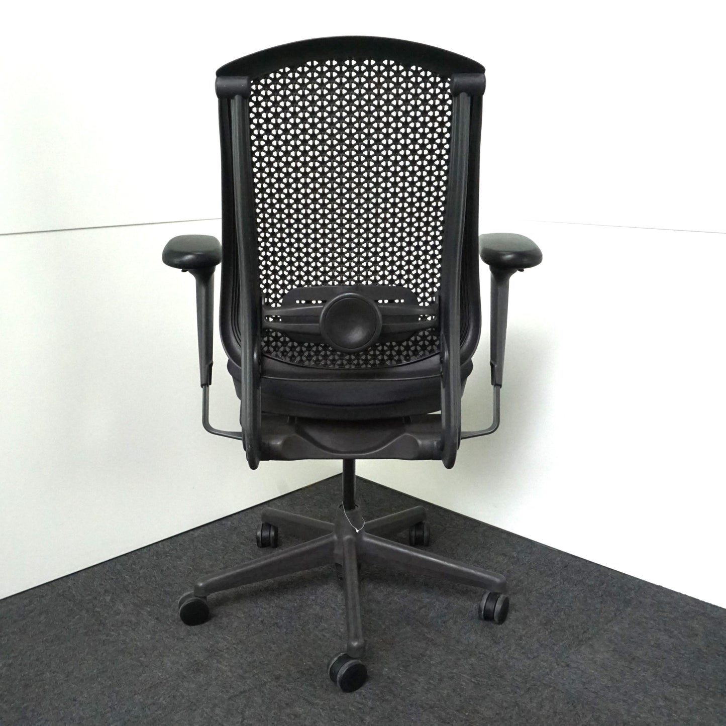 Herman Miller Celle Bureaustoel | Ergonomisch | Donkergrijs / Zwart