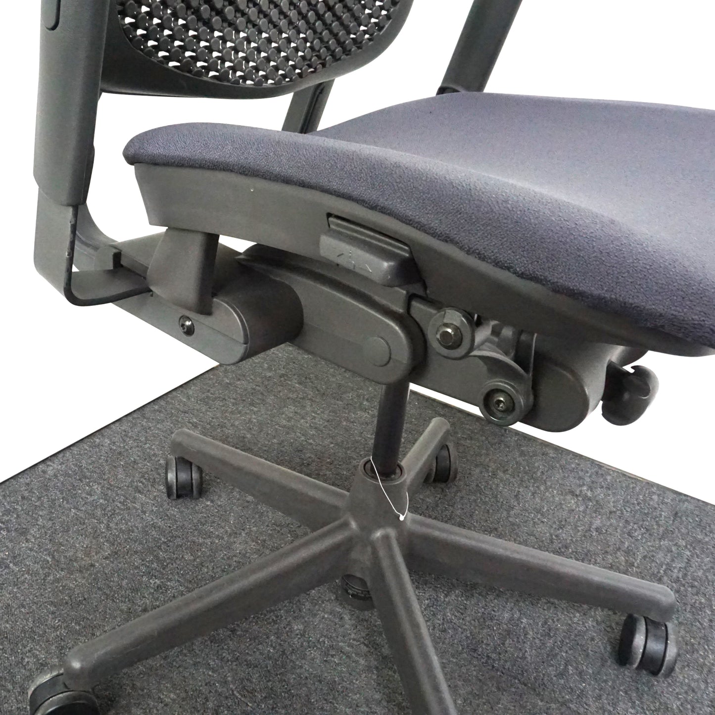 Herman Miller Celle Bureaustoel | Ergonomisch | Donkergrijs / Zwart